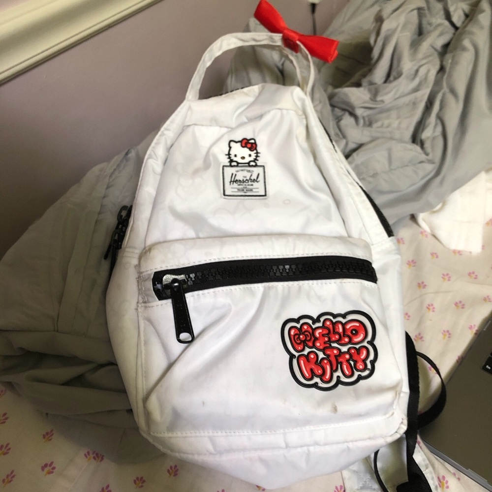 hello kitty herschel mini backpack - Picture 1 of 1